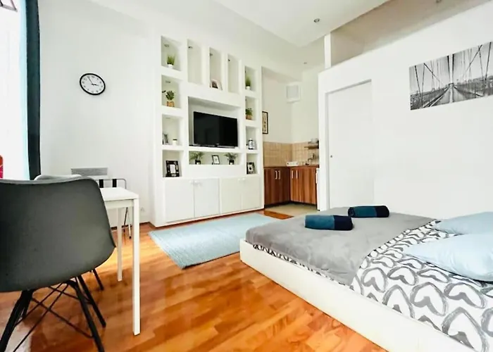 Kazy Studio - In The Heart Of Budapest