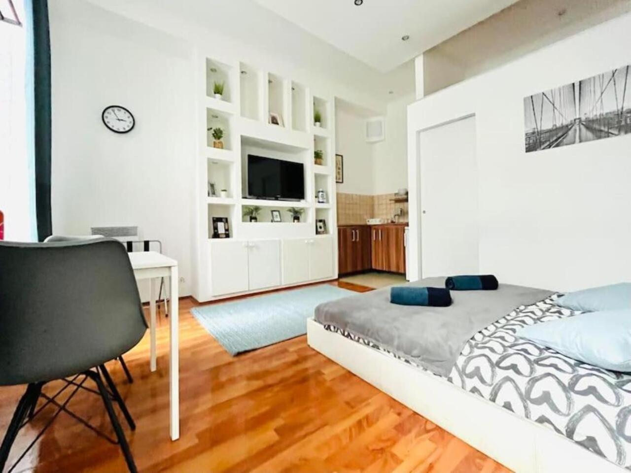 Kazy - In The Heart Of Apartment Budapest